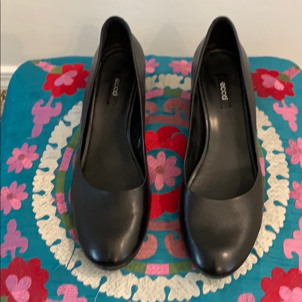 Ecco Black Leather Pumps- Size 42
